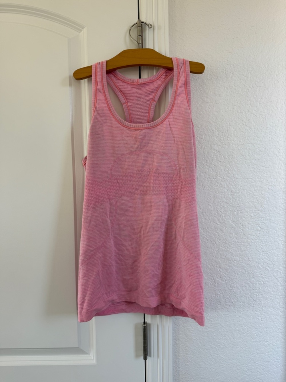 pink lululemon Swiftly Tech Racerback Tank size 6